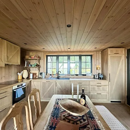 Feriehus Peaceful By Rodungen *